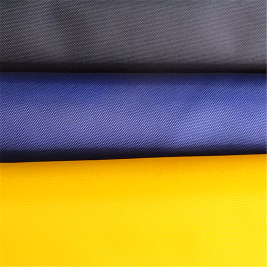 Stock barato y fino revestimiento de PU 100% tejido de poliéster teñido de hilo para mesas al aire libre tela y tela de tienda de playa